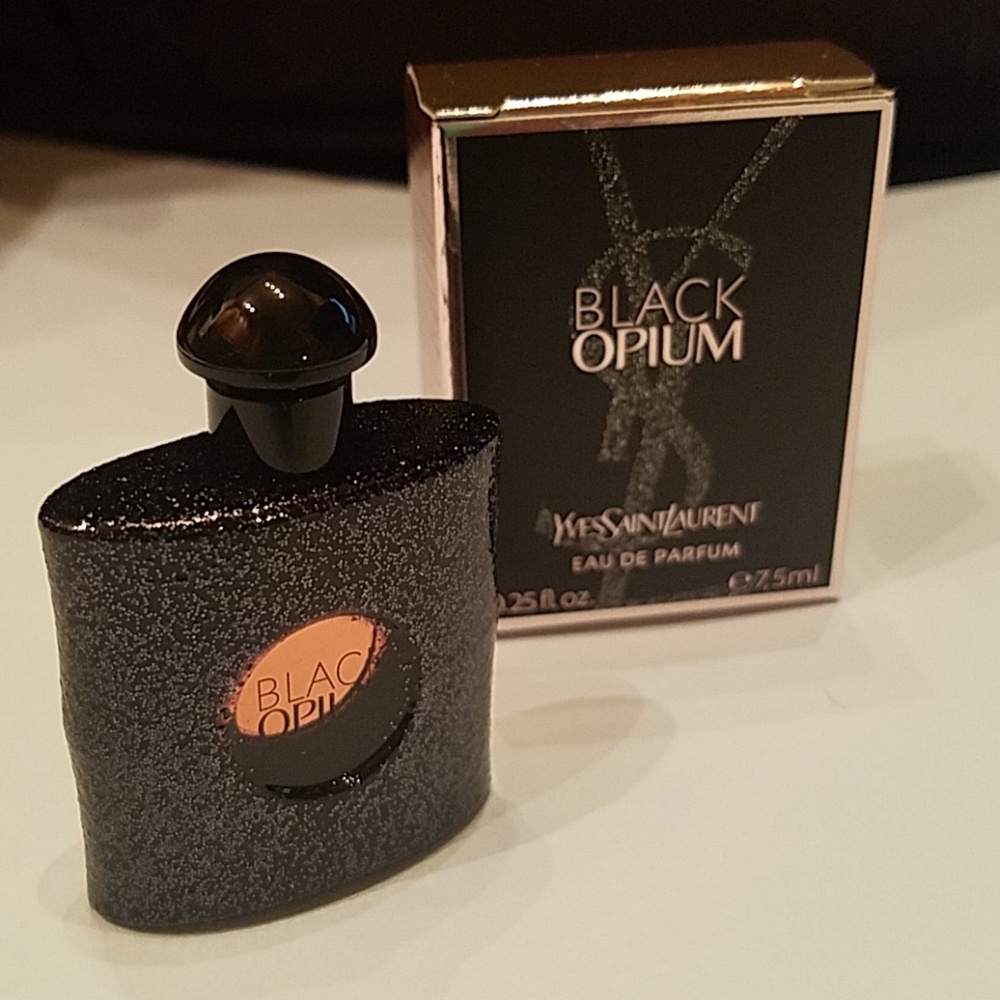 Yves Saint Laurent Black Opium eau de parfum